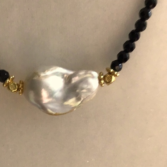 Gorgeous Black Onyx Pearl Necklace! - Picture 2 of 3